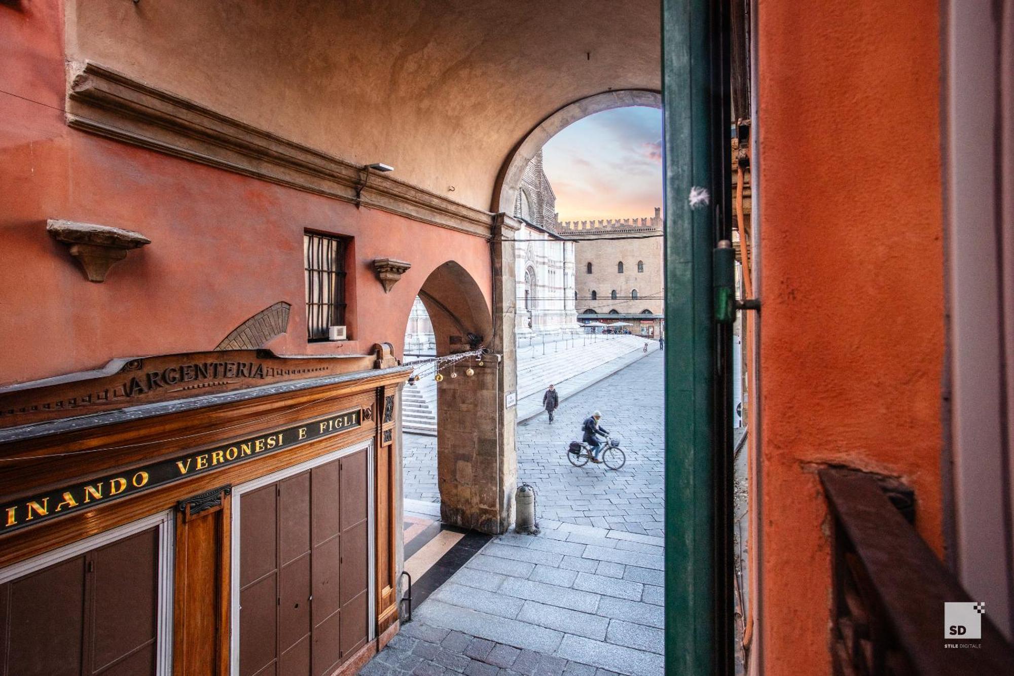 Urbanicooh Guidozagni - Piazza Maggiore View 博洛尼亚 外观 照片